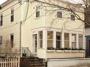 31 W Narragansett Ave, Newport, RI 02840