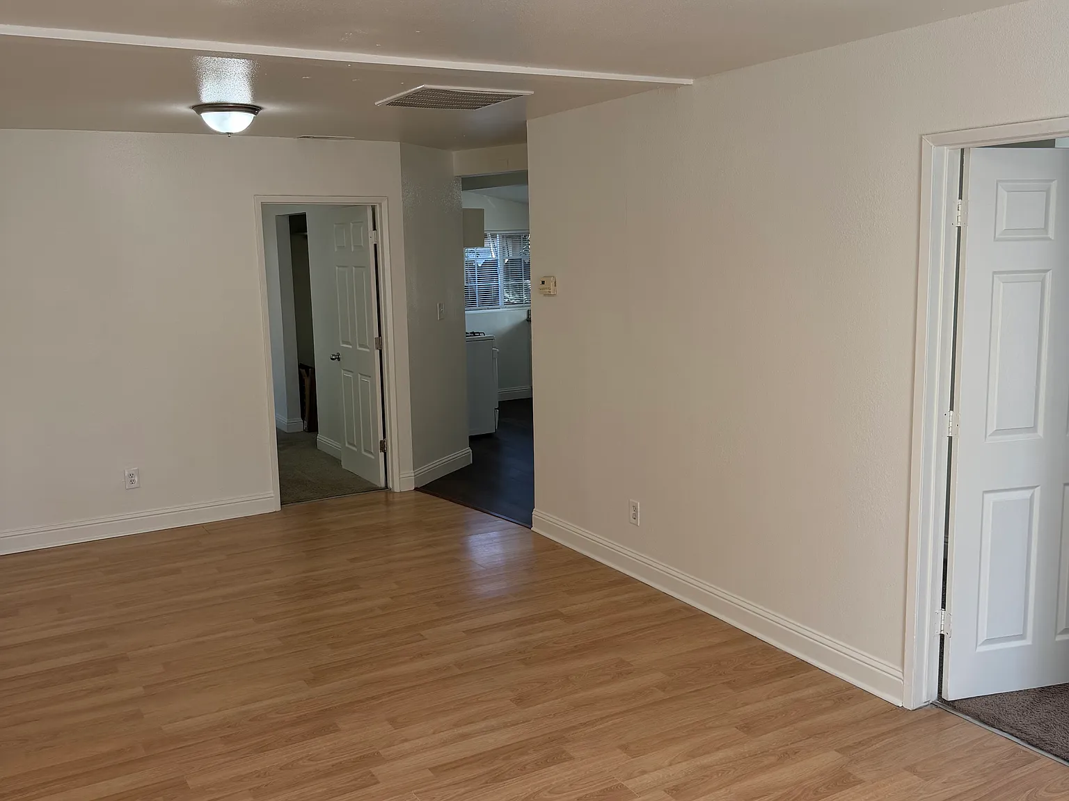 204 E Alhambra Ave — Photo 4