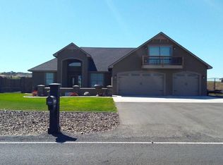 90564 Summit View Dr, Kennewick, WA 99338