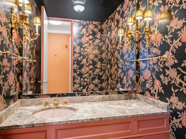 641 5th Avenue image 13 of 15