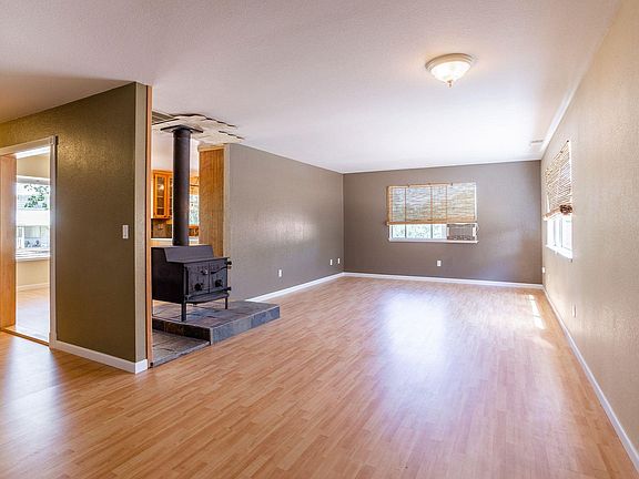 4th image of 20311 Westview Dr