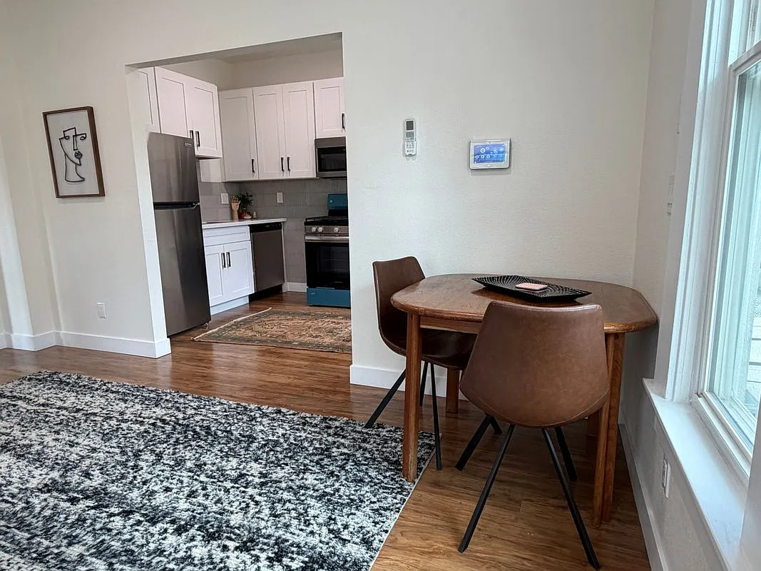 1 bed, 1.0 bath, 564 sqft, $3,250 — Photo 3