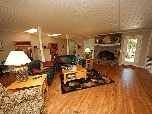 5th image of 100 King Charles Ct