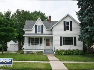 420 Charles St, Sycamore, IL 60178