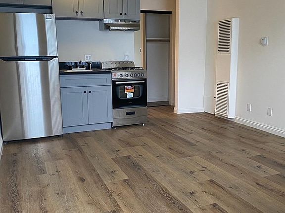 3rd image of 11969 Iowa Ave #9