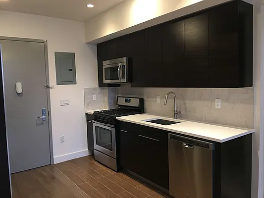 Rented by Newkey Realty LLC | media 9