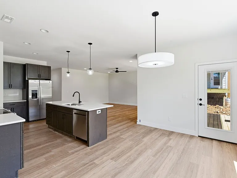 4423 S Reed Ave — Photo 13