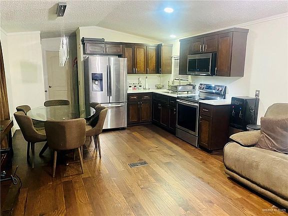 4th image of 2606 Amanda Dr