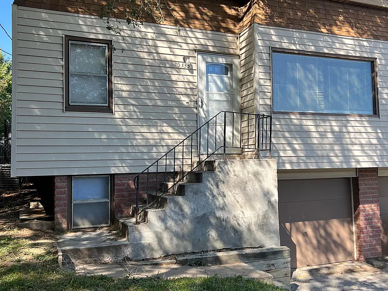 5333 Curtis Ave — Photo 2