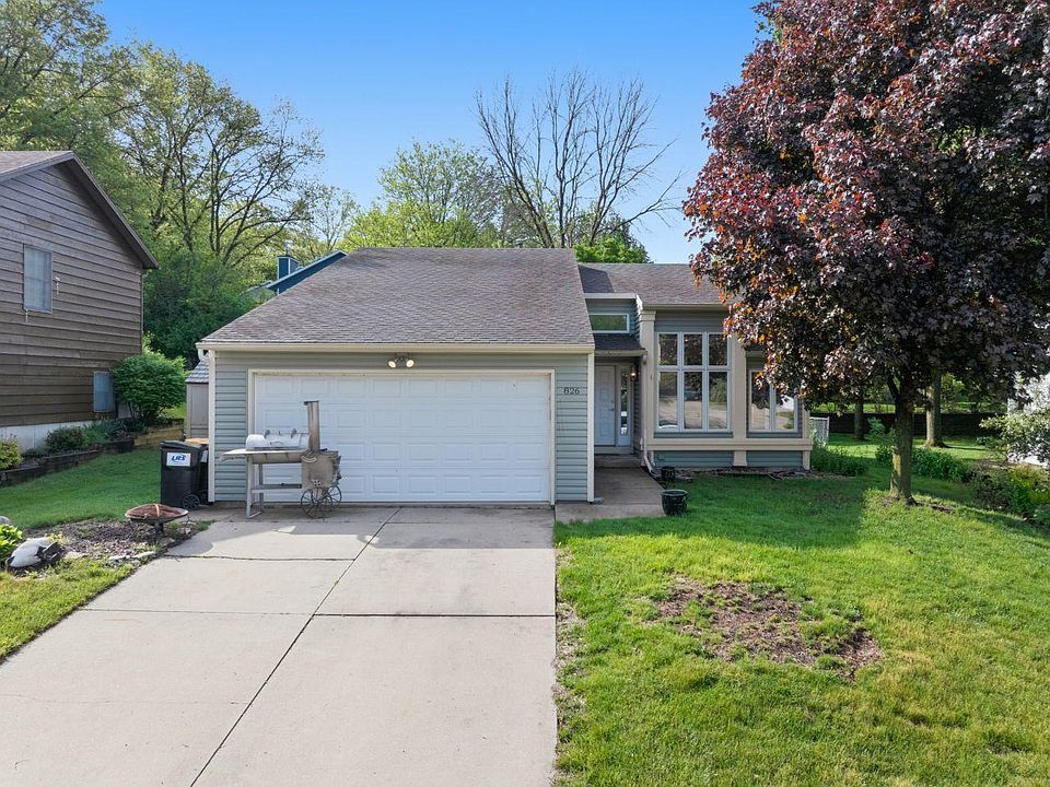 1st image of 826 Northland Pl NE