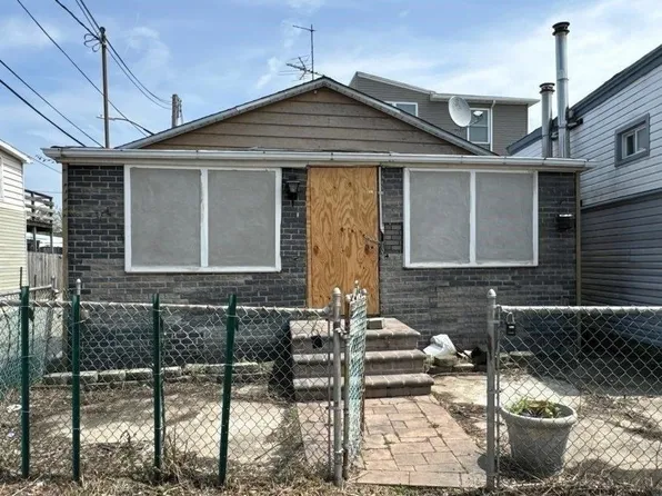 802 Lanark Road, Broad Channel, NY 11693