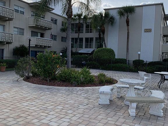 3rd image of 223 Columbia Dr APT 306