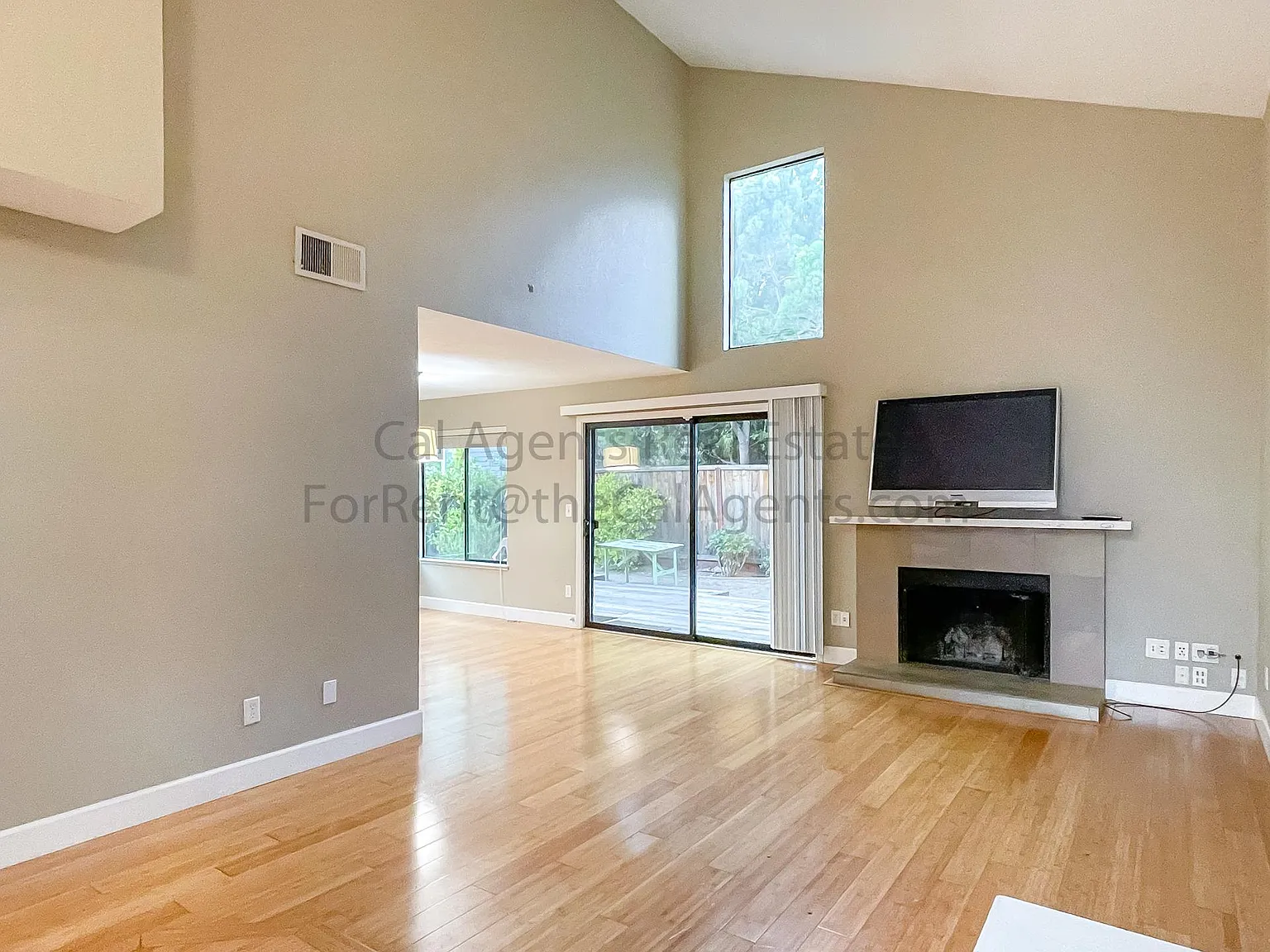 3 bed, 2.5 bath, 1525 sqft, $4,700 — Photo 1