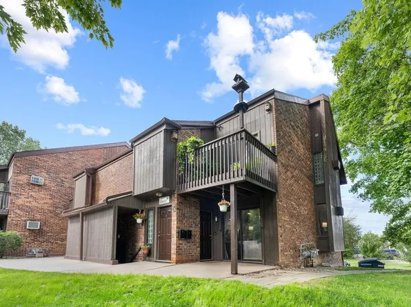 202 Royal Ct APT 6, Appleton, WI 54915