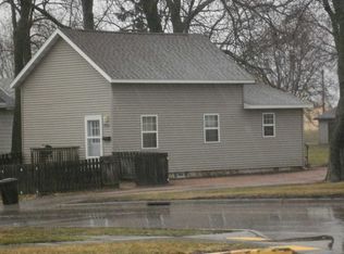 209 S Peach Ave, Marshfield, WI 54449