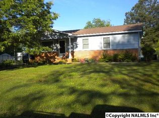 1303 Crestline Pl SW, Hartselle, AL 35640