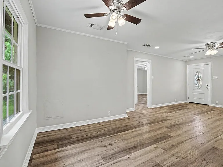 221 W Taylor St — Photo 18