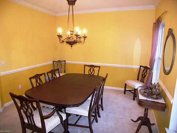 3rd image of 1867 Curry Ln