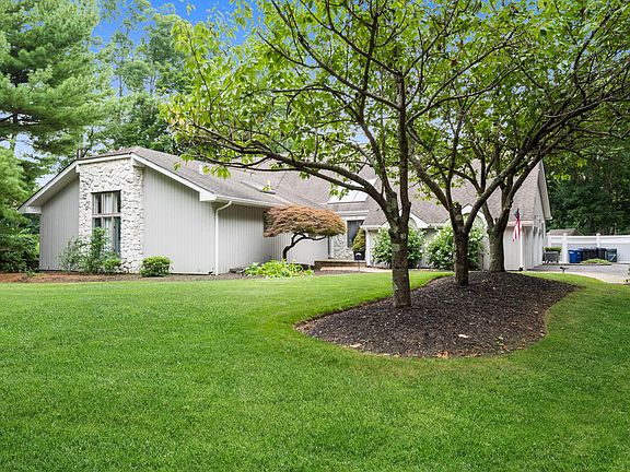 2nd image of 7 Ashleigh Dr