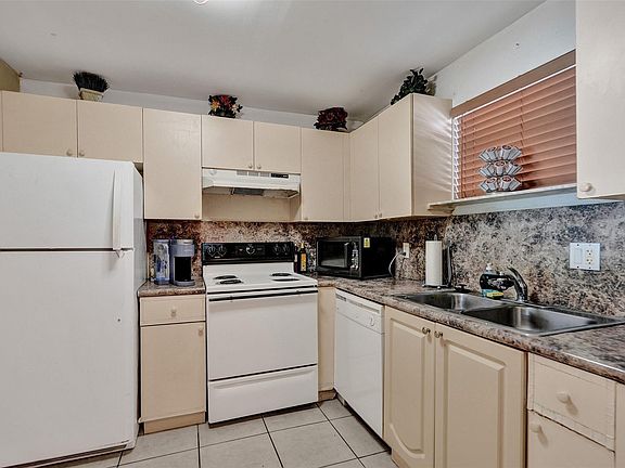 4th image of 4235 N University Drive #110