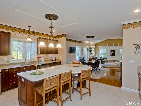 2nd image of 26 Ross Way #26