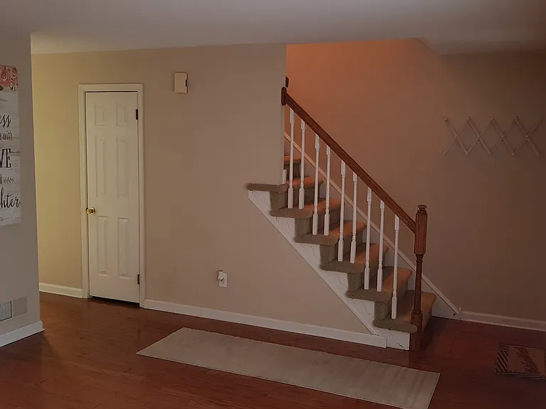 520 Merioneth Dr — Photo 29