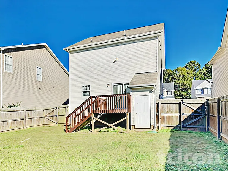 2809 Erinridge Rd — Photo 16