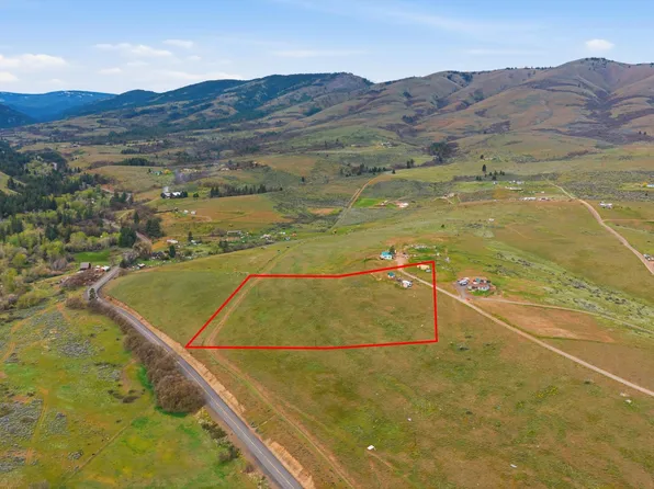 246 Canyon Crest Rd, Yakima, WA 98903