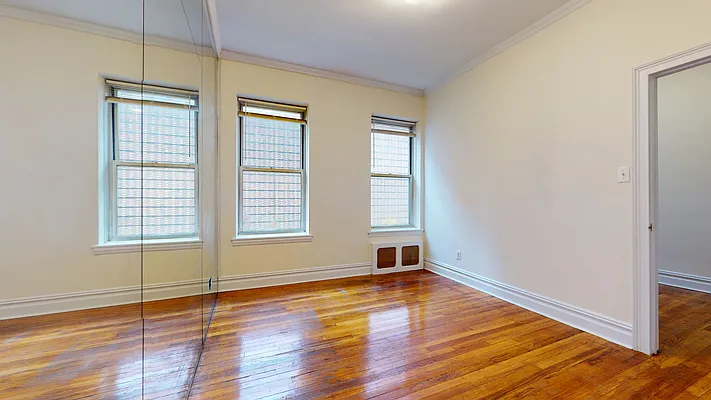 Rented by Bond New York | media 48