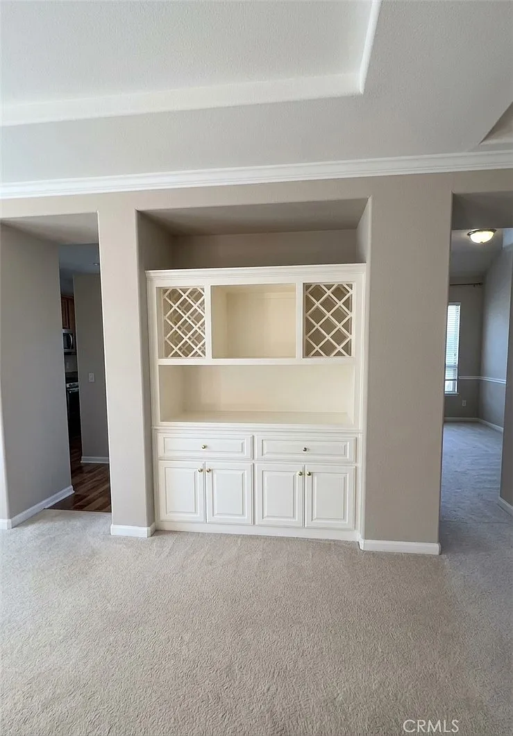 3 bed, 2.5 bath, 2601 sqft, $4,700 — Photo 4