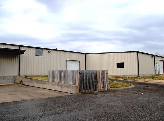 4th image of 1122 Gregory Dr