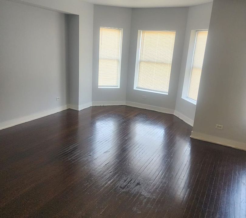 1st image of 4343-45 S Michigan Ave #4345-3S