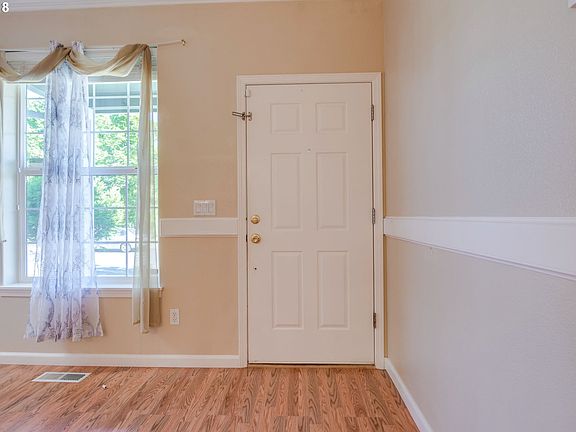4th image of 22999 NE Chinook St