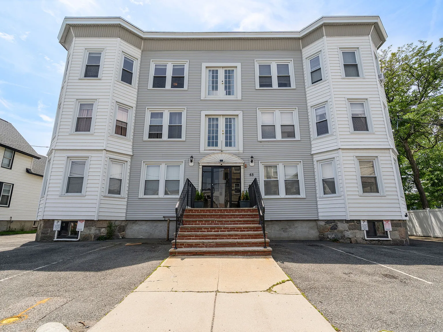 2 bed, 677 sqft, $2,600 — Photo 4