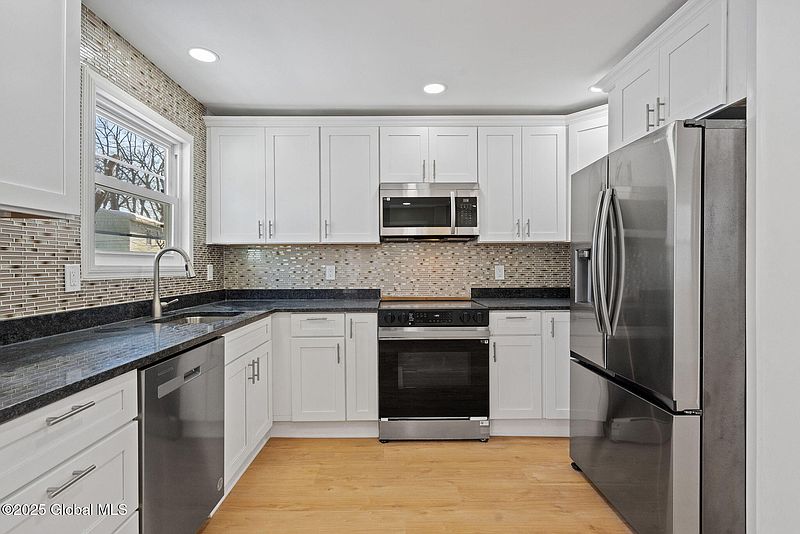 5th image of 224 Donald Avenue