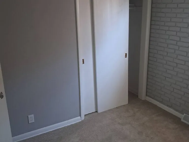 7900 W Potomac Ave — Photo 11
