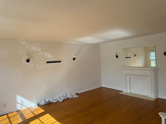 4th image of 3053 San Marino St #3055
