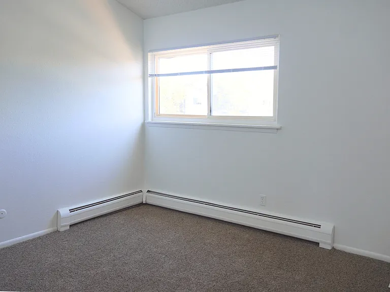 Garden Court Apartments — Photo 7