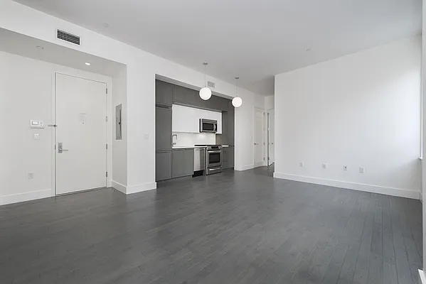 Rented by RELO REDAC INC. | media 17