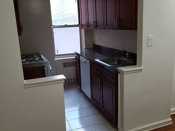4th image of 6712 Yellowstone Blvd APT B4