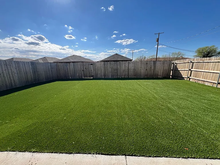 2503 N Avenue O — Photo 2