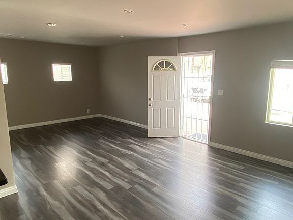 5th image of 516 Oak St