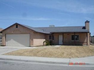 341 Balboa Dr, Delano, CA 93215