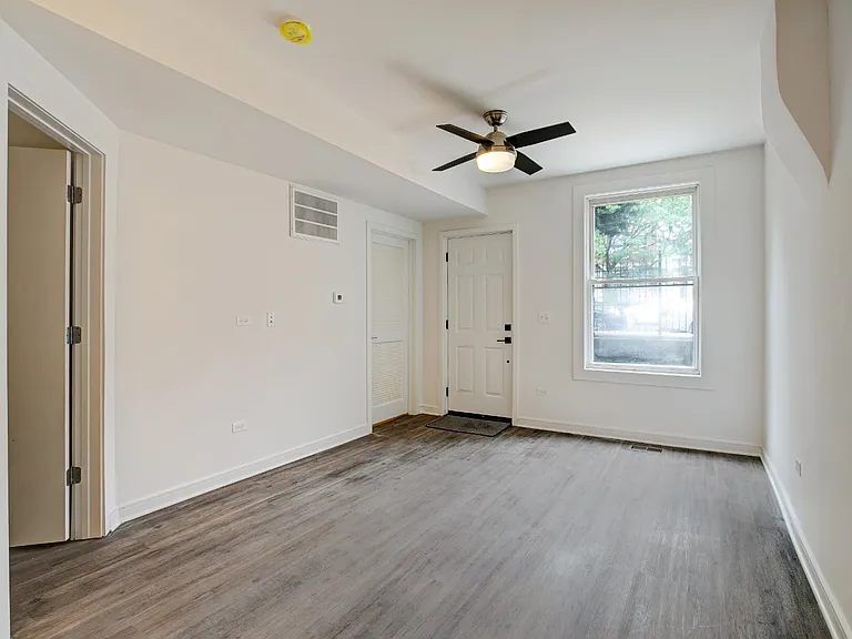 1244 N Bosworth Ave #1A — Photo 4