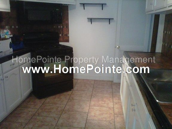 3rd image of 7460 Leonard Ave