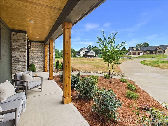 3rd image of 1055 Rolling Meadows Dr