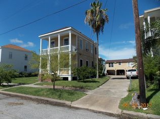 1110 36th Rear St, Galveston, TX 77550