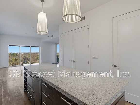 4th image of 1820 Peachtree St NW Unit 1006