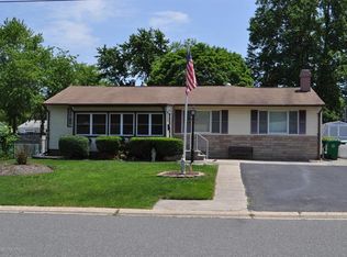 408 Applegate Ave, Toms River, NJ