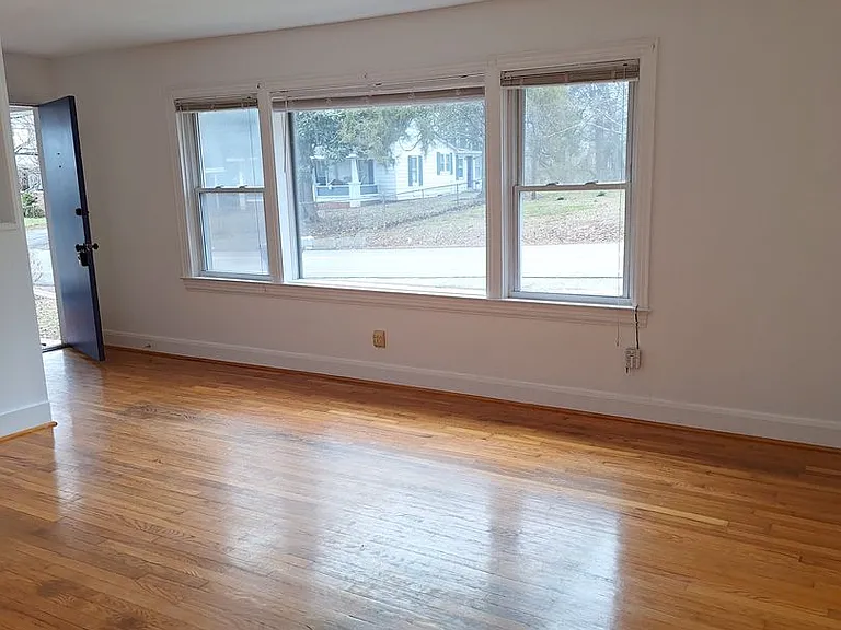 450 Highland Ave NW #A — Photo 5